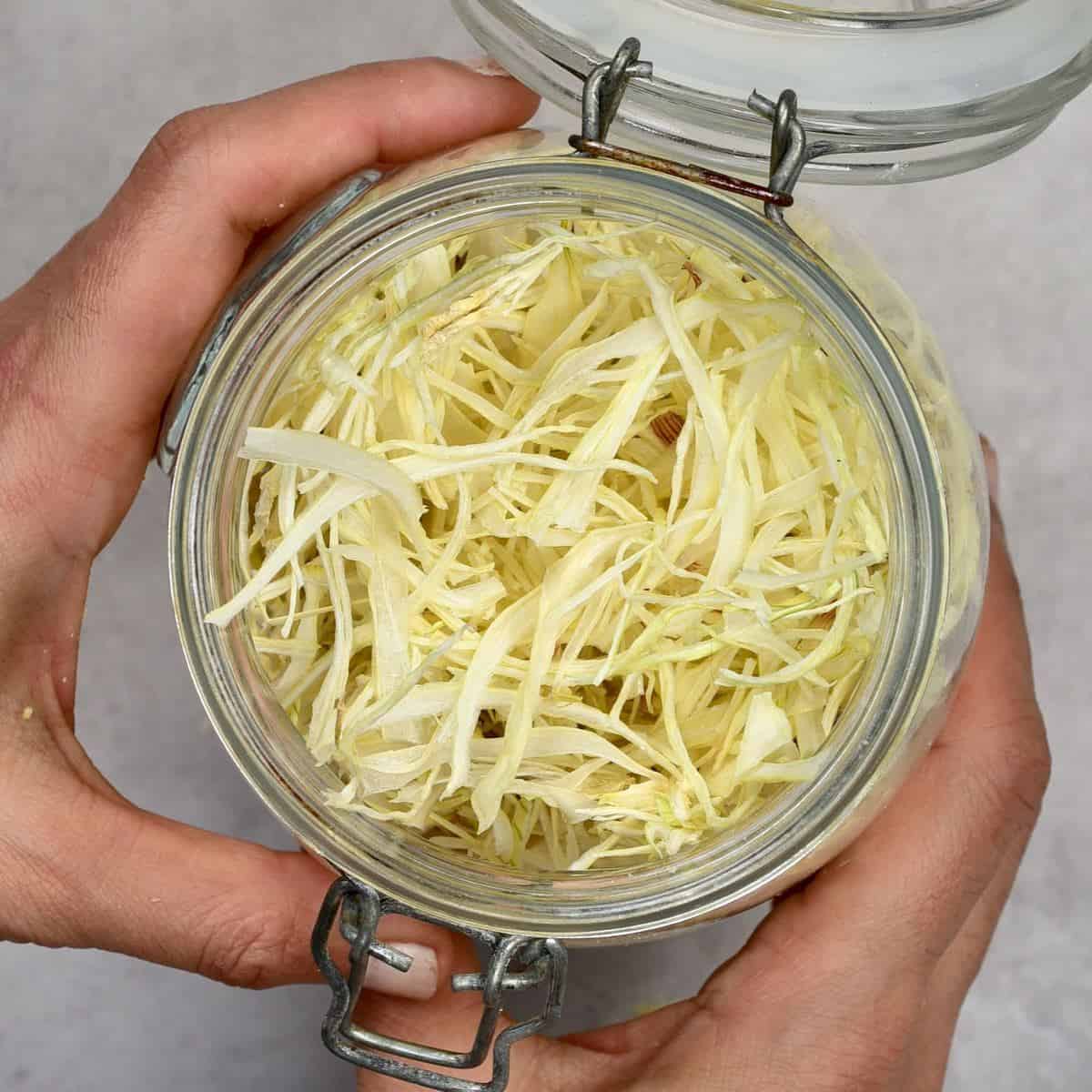 DIY Onion Flakes: Tastier & Preservative-Free Flavor for Your Dishes